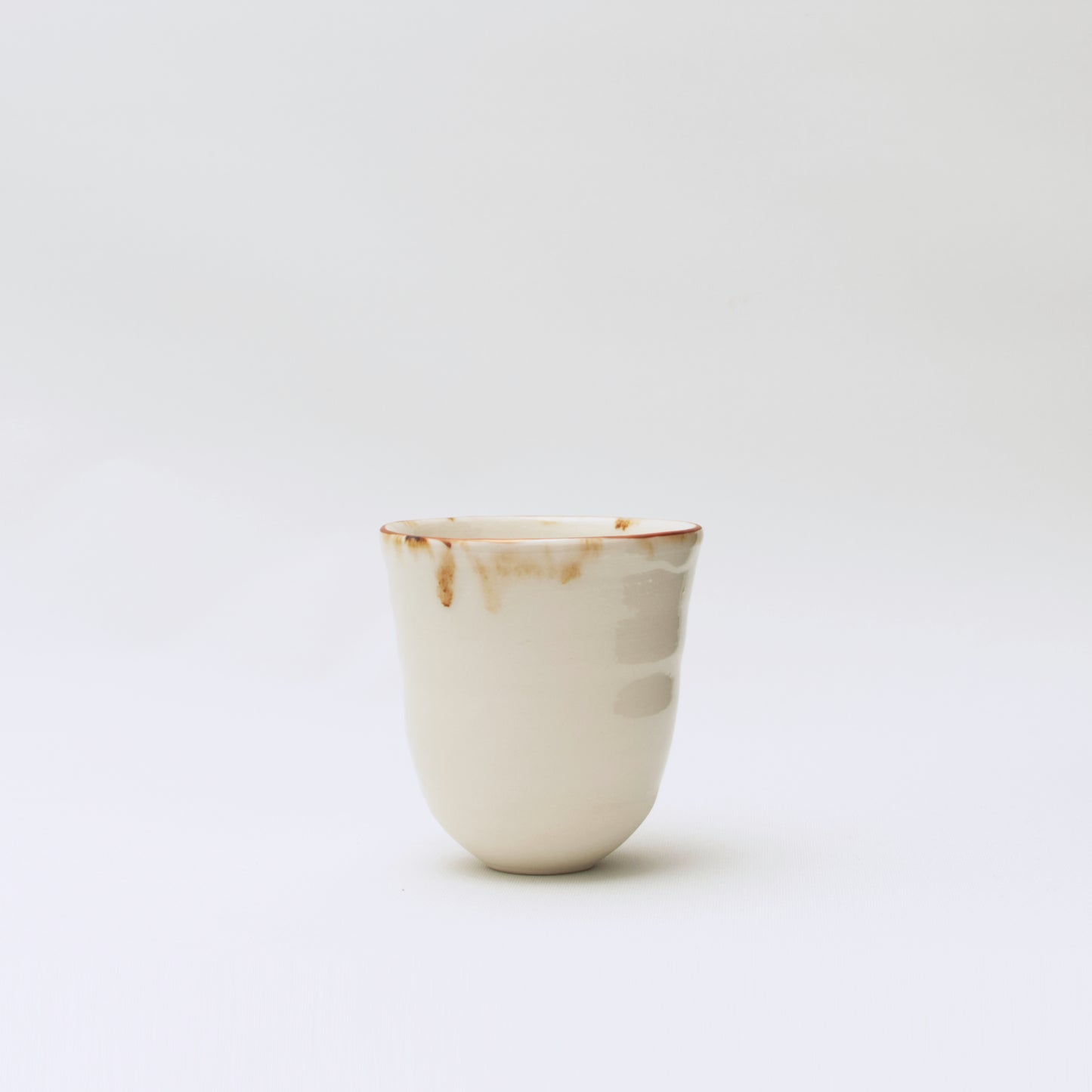 White porcelain Yunomi cup