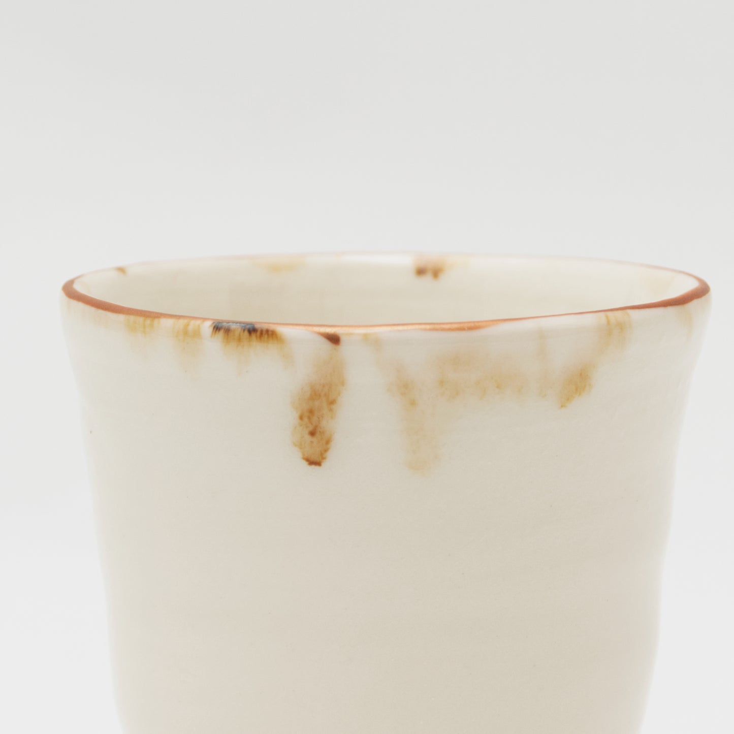 White porcelain Yunomi cup